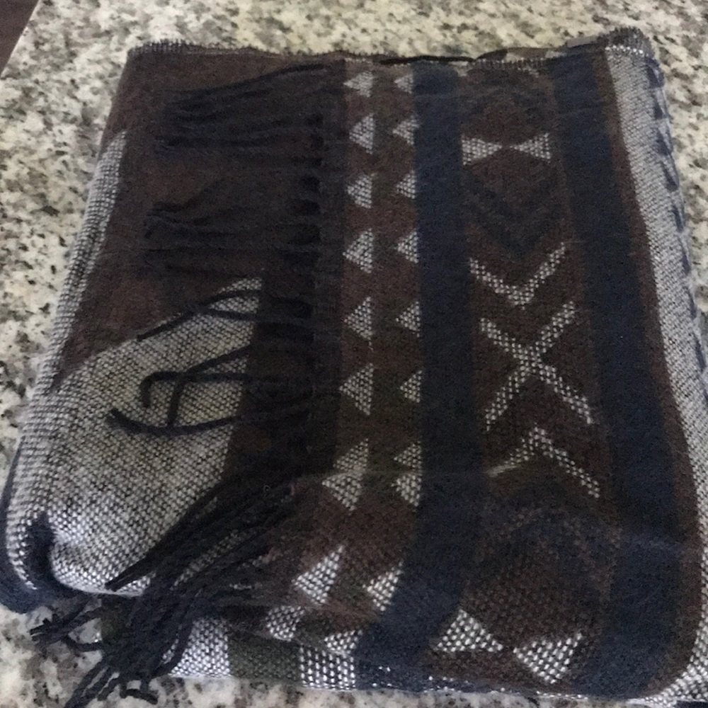 Aldo scarf